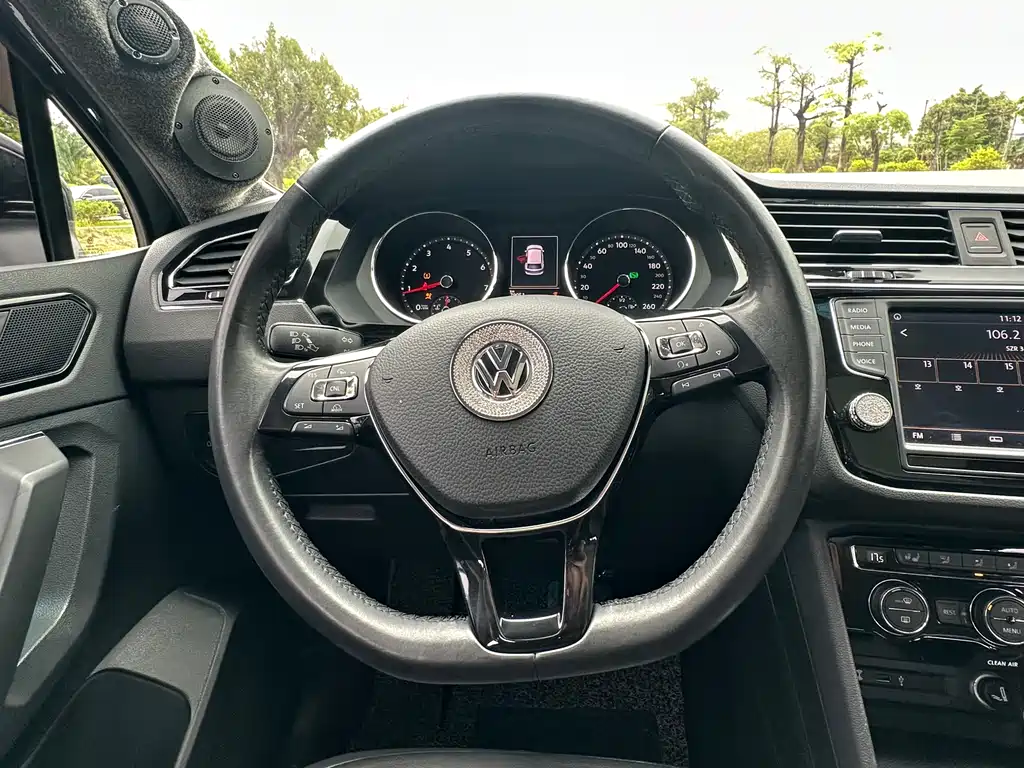 Tiguan L 2017 330TSI automatic two-wheel drive luxury version купить на сайте DeffCars
