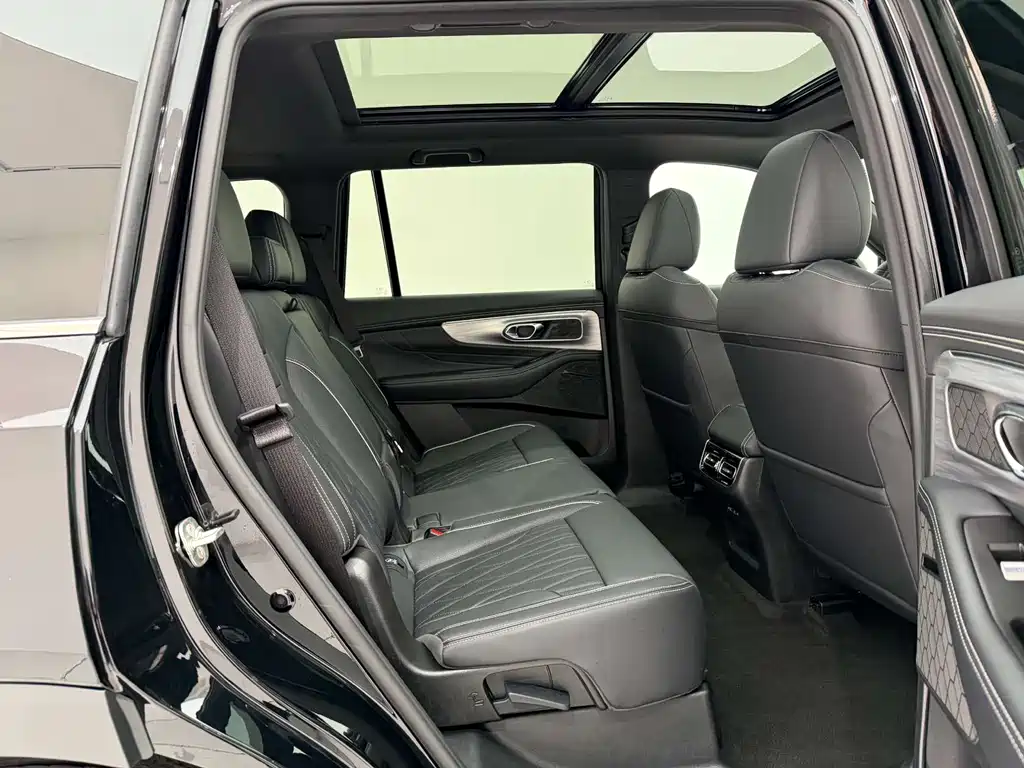 Trumpchi GS8 2025 Pilot Series 2.0TGDI two-wheel drive luxury version 5 seats купить на сайте DeffCars