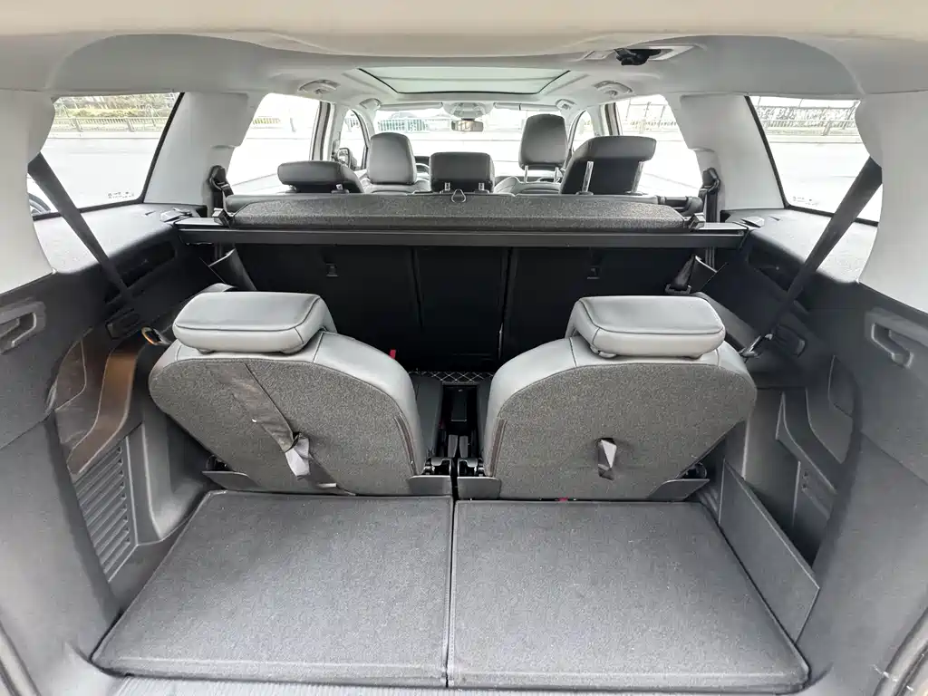 Peugeot 5008 2017 350THP 7-seater Elite Edition купить на сайте DeffCars