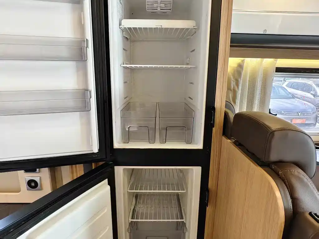 Iveco Wolfson 2021 3.0T automatic Chaorui long-axis short-hanging high-top side sliding door F1C купить на сайте DeffCars