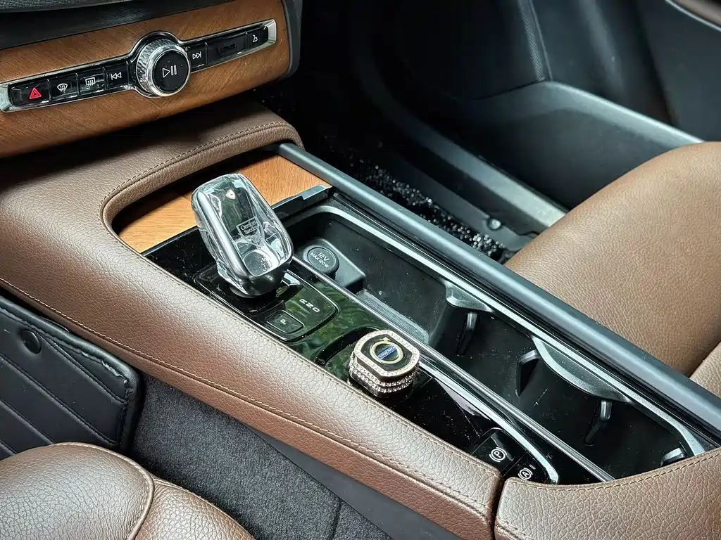 Volvo XC90 2022 B6 Zhiyi Luxury Edition 7 seats купить на сайте DeffCars