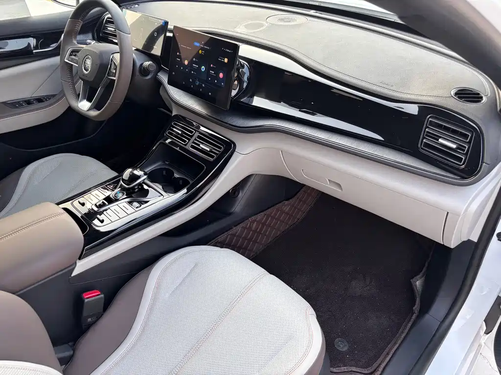 Qin PLUS 2024 Honor Edition DM-i 55KM Leading Model купить на сайте DeffCars