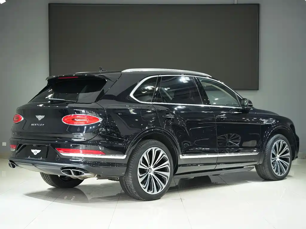 Bentayga 2024 4.0T V8 купить на сайте DeffCars