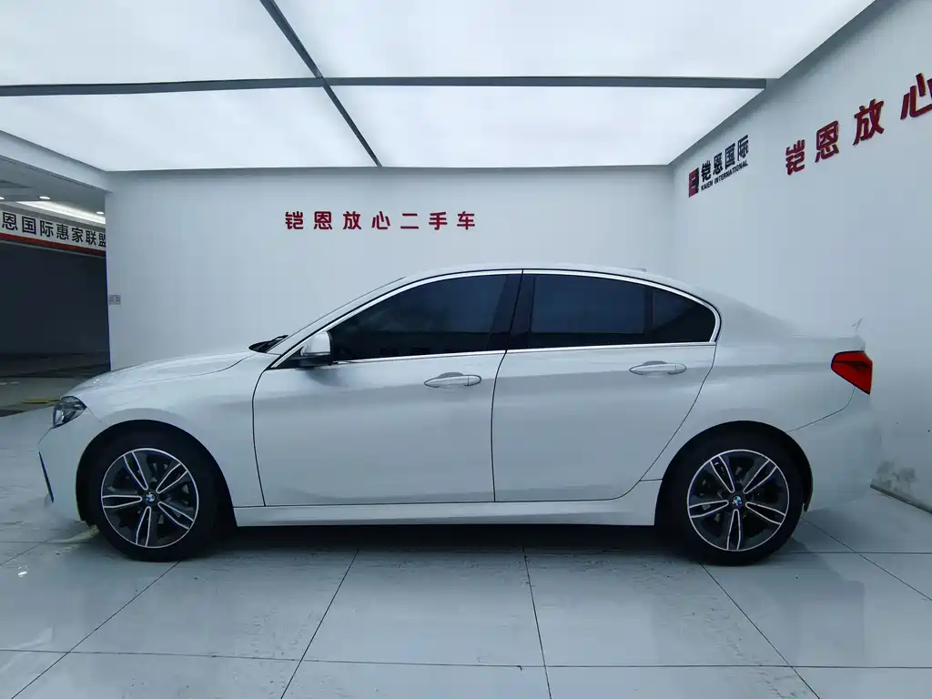BMW 1 Series 2021 120i M Sports Edition купить на сайте DeffCars