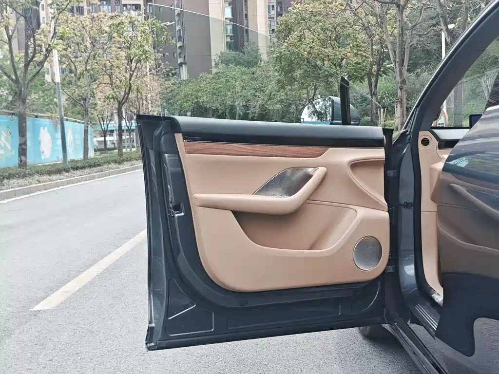 Zhijie R7 2026 Extended Range Ultra купить на сайте DeffCars