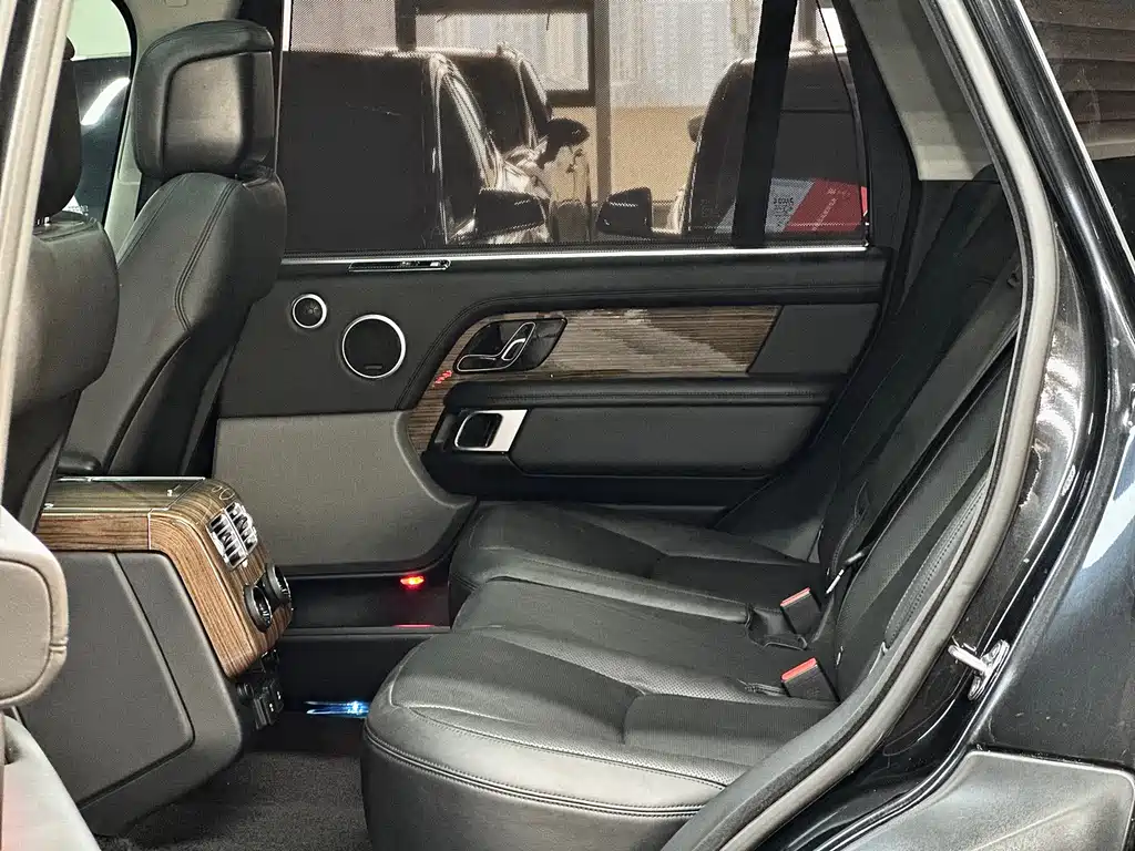 Range Rover 2018 3.0 SC V6 Vogue Extended Edition купить на сайте DeffCars