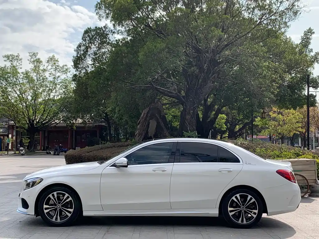 Mercedes-Benz C-Class 2015 facelift C 200 L sporty купить на сайте DeffCars