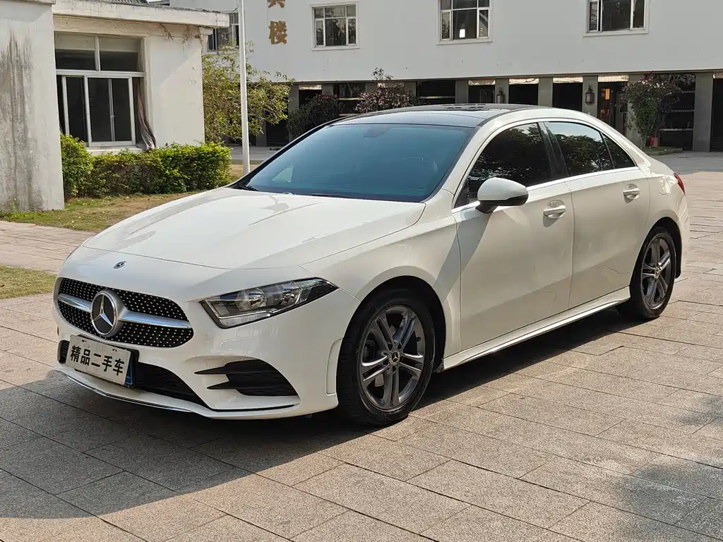 Mercedes-Benz A-Class 2022 A 180 L купить на сайте DeffCars