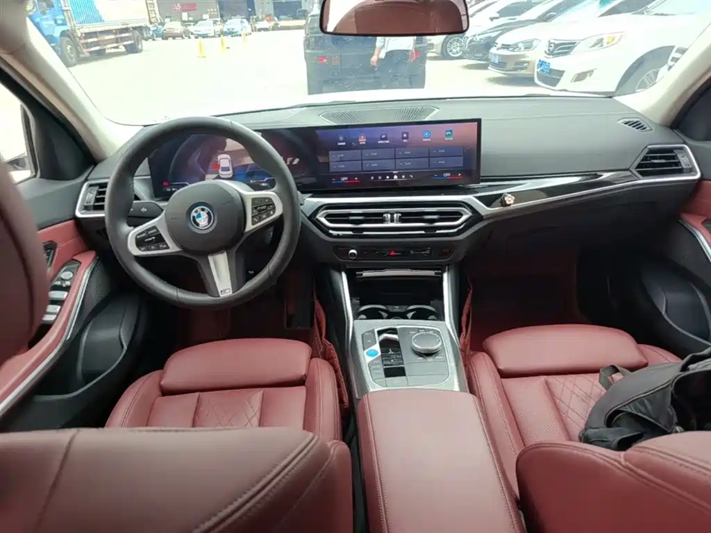 BMW i3 2024 eDrive 35 L купить на сайте DeffCars