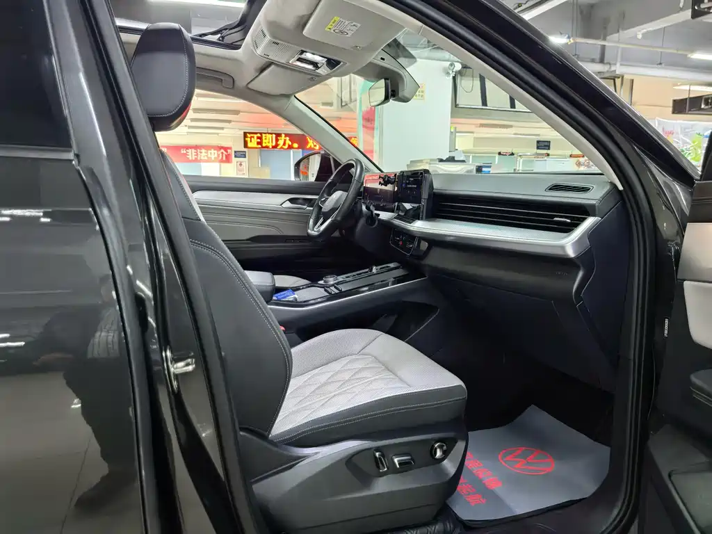 Lan Xun 2023 380TSI four-wheel drive R-Line first edition купить на сайте DeffCars