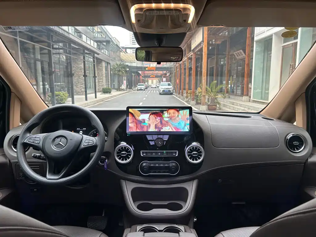 Vito 2023 2.0T Business Edition 7 seats купить на сайте DeffCars