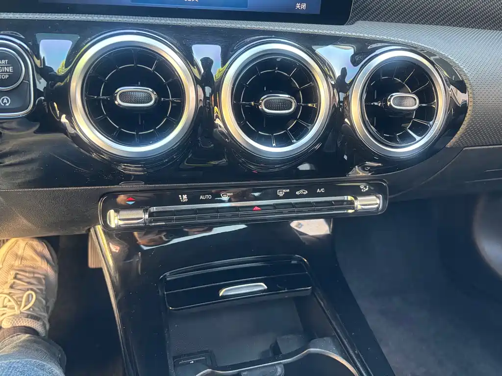Mercedes-Benz A-Class 2023 A 200 L Dynamic купить на сайте DeffCars