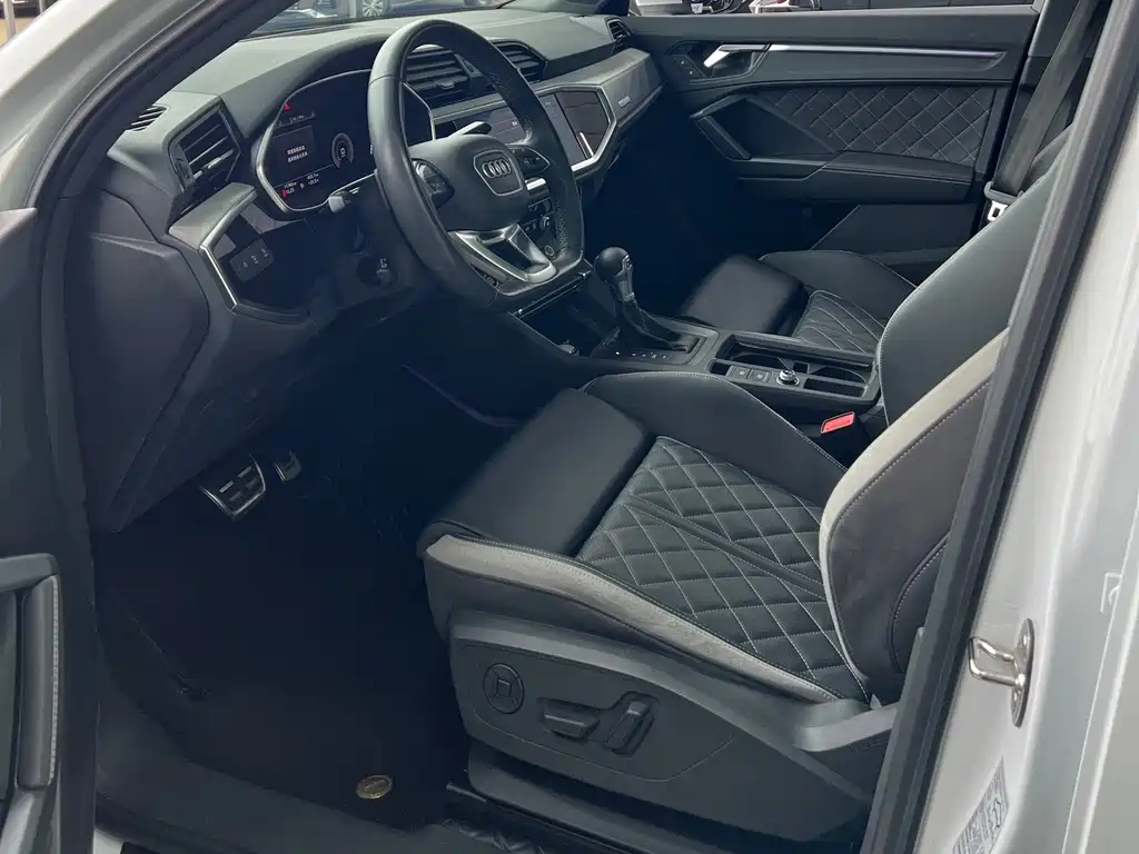 Audi Q3 2024 35 TFSI Fashionable and Dynamic купить на сайте DeffCars