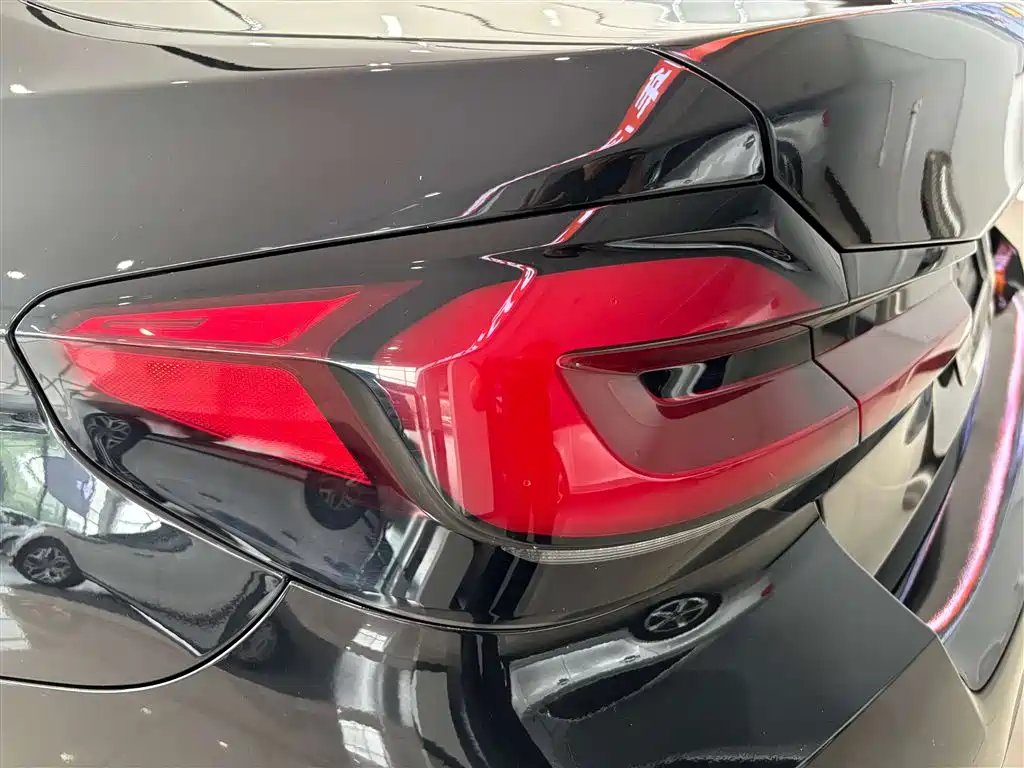 BMW 5 Series 2022 525Li M Sports Package купить на сайте DeffCars