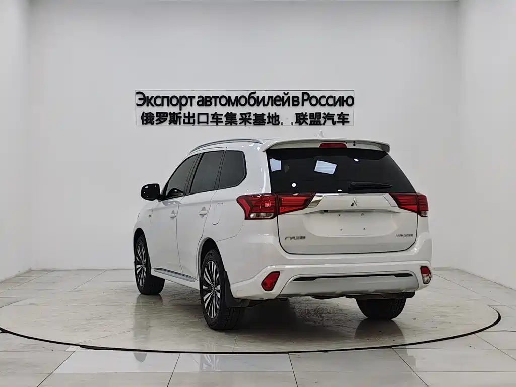 Outlander 2021 facelift 2.0L 2WD smooth version 5 seats купить на сайте DeffCars