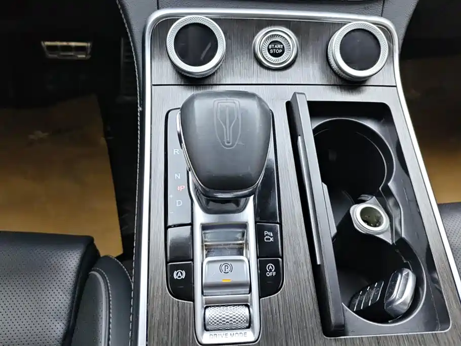 Hongqi H9 2022 2.0T Zhilian Flagship Edition купить на сайте DeffCars