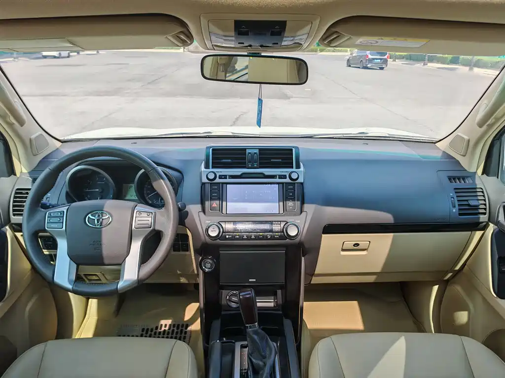 Prado 2015 2.7L Automatic Deluxe Edition купить на сайте DeffCars