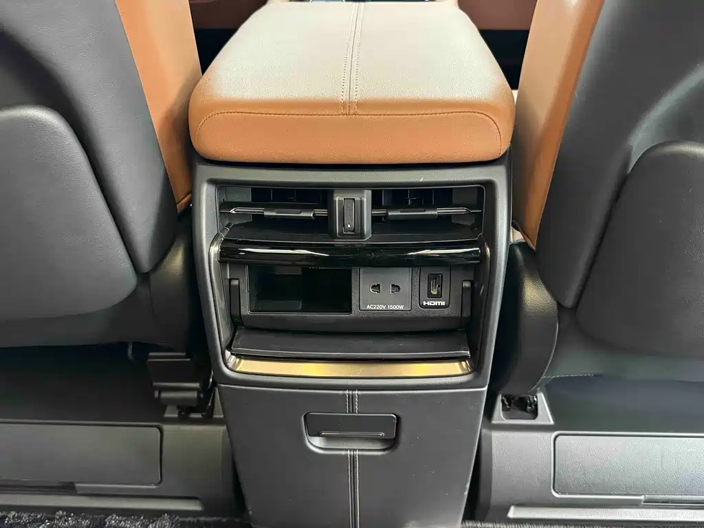 Wilfa 2024 Crown Dual Engine 2.5L Supreme Executive Edition купить на сайте DeffCars