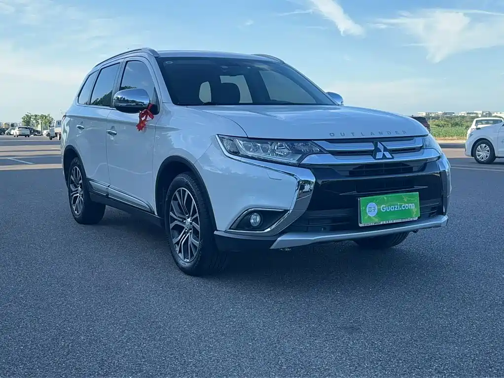 Outlander imported 2016 2.4L four-wheel drive elite version 7 seats купить на сайте DeffCars