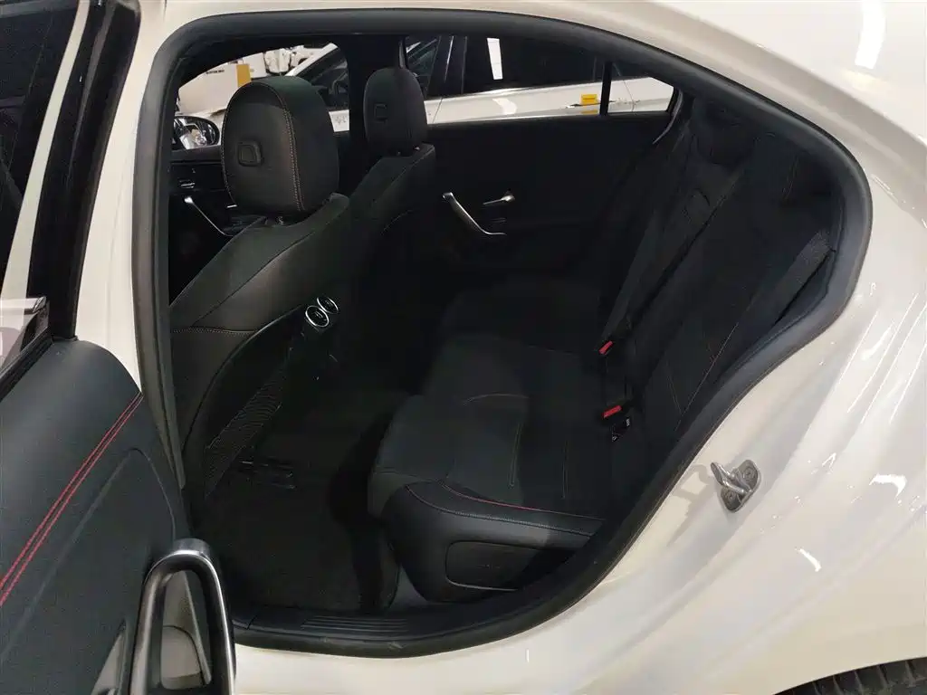 Mercedes-Benz A-Class 2024 A 200 L Fashion купить на сайте DeffCars