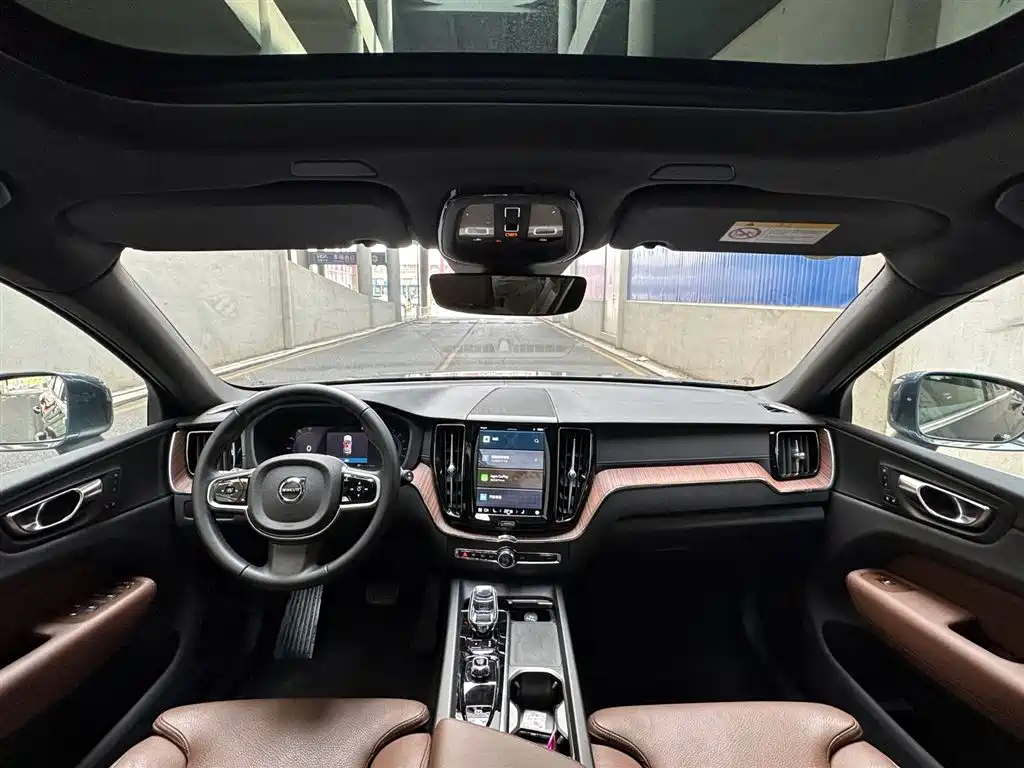 Volvo XC60 2025 B5 four-wheel drive Zhiyuan luxury version купить на сайте DeffCars