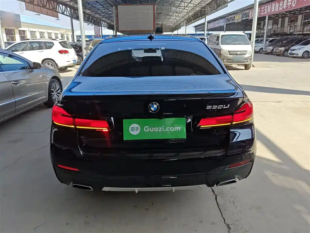 BMW 5 Series 2023 530Li Leading M Sports Package купить на сайте DeffCars