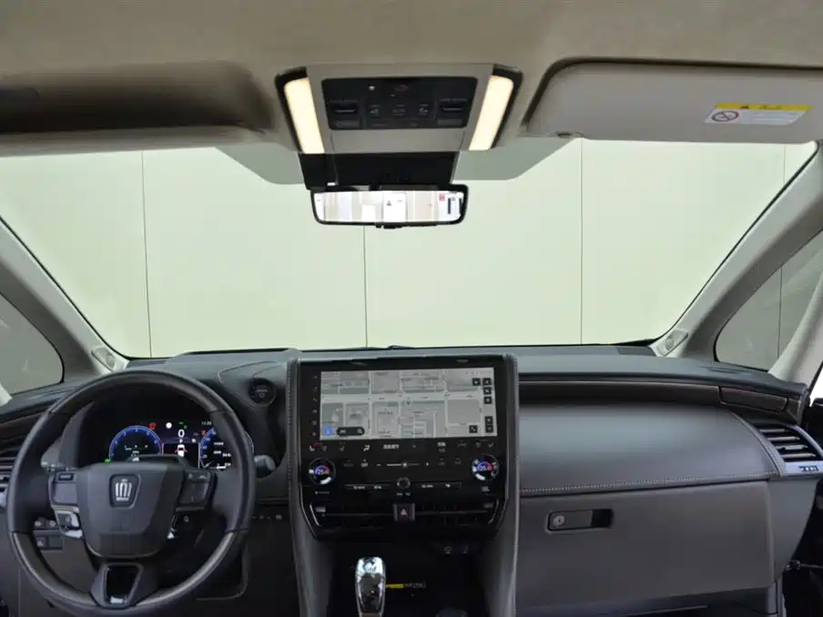 Wilfa 2025 Crown Dual Engine 2.5L Black Gold Executive Edition купить на сайте DeffCars