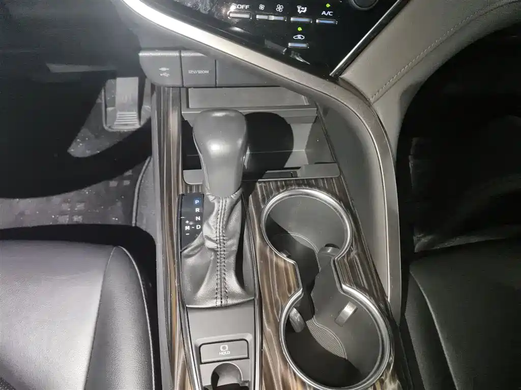Camry 2019 2.0G Deluxe Edition National VI купить на сайте DeffCars