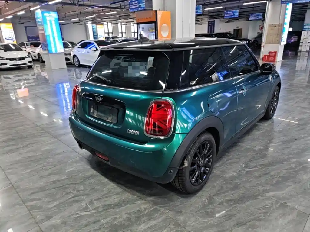MINI 2019 1.5T COOPER Classic купить на сайте DeffCars