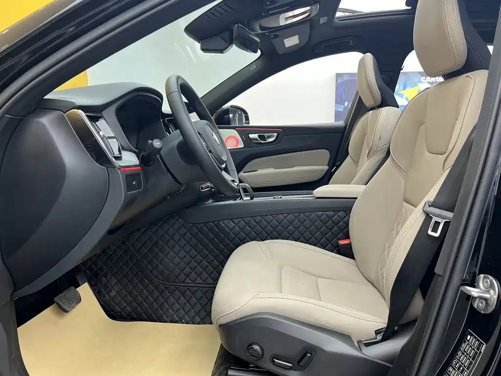 Volvo XC60 2026 B5 four-wheel drive Zhiyi Luxury Edition купить на сайте DeffCars