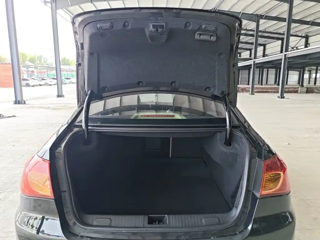 Roewe 950 2012 2.0L Comfort Edition купить на сайте DeffCars