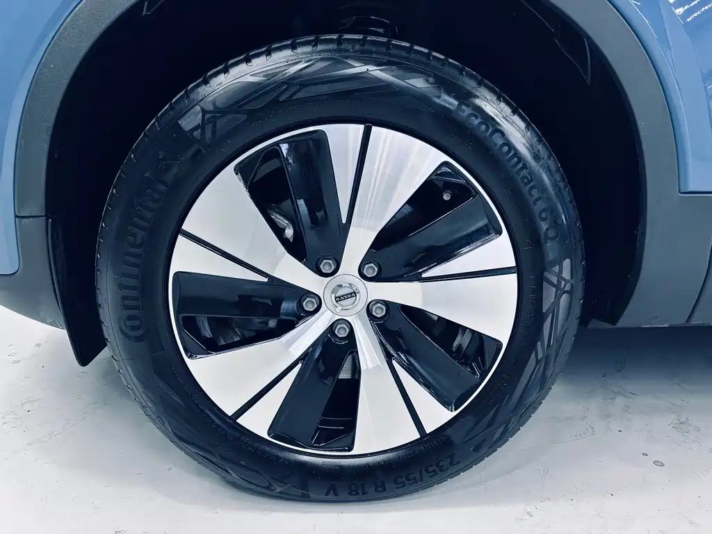 Volvo XC40 2023 B3 Zhiyuan Luxury Edition купить на сайте DeffCars