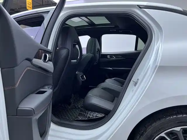 Lynk & Co 03 2019 1.5TD DCT Pro version National VI купить на сайте DeffCars
