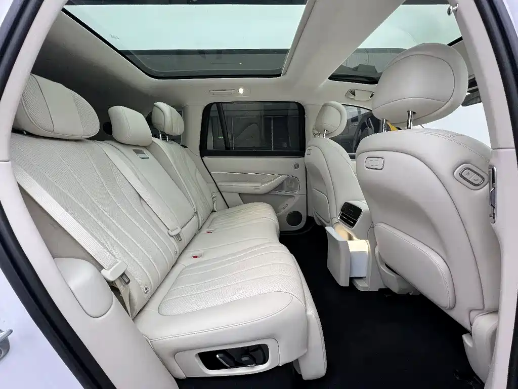 Wenjie M8 2025 extended range Max+ version 53.4kWh 5-seat version 192-line lidar) купить на сайте DeffCars