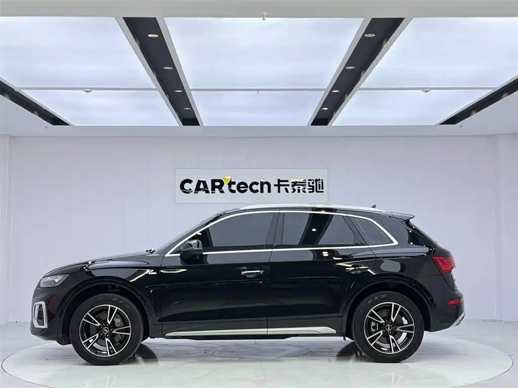 Audi Q5L 2024 40 TFSI Fashionable and Dynamic купить на сайте DeffCars