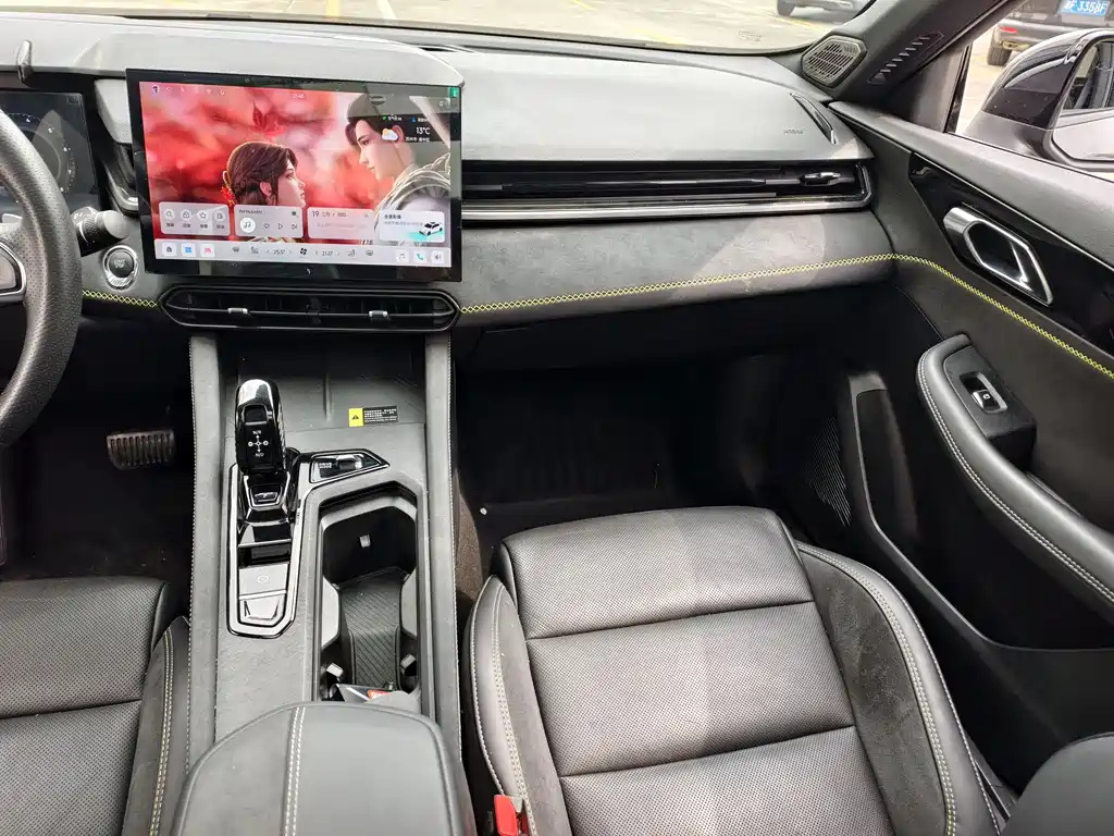 Lynk & Co 03 2023 2.0TD DCT Pro купить на сайте DeffCars