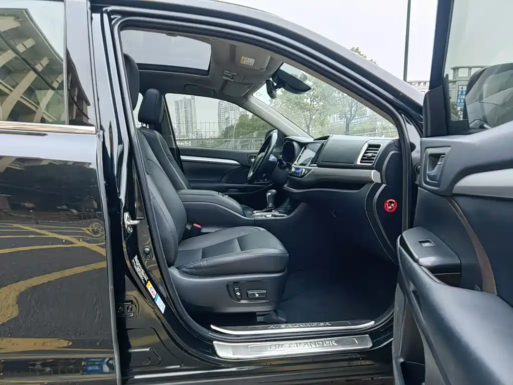 Highlander 2018 2.0T four-wheel drive luxury version 7 seats National V купить на сайте DeffCars