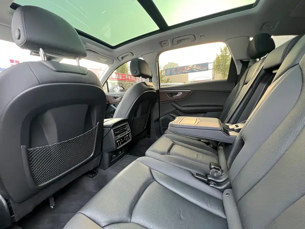 Audi Q7 2023 55 TFSI quattro S line sports купить на сайте DeffCars