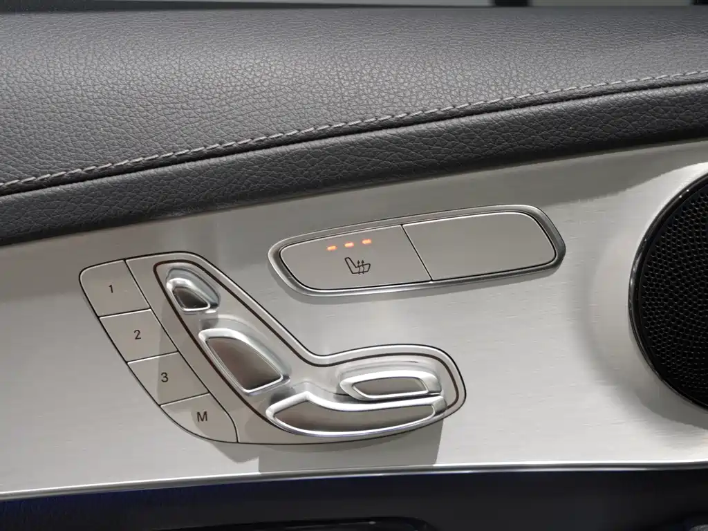 Mercedes-Benz GLC Coupe 2021 GLC 260 4MATIC Coupe SUV купить на сайте DeffCars