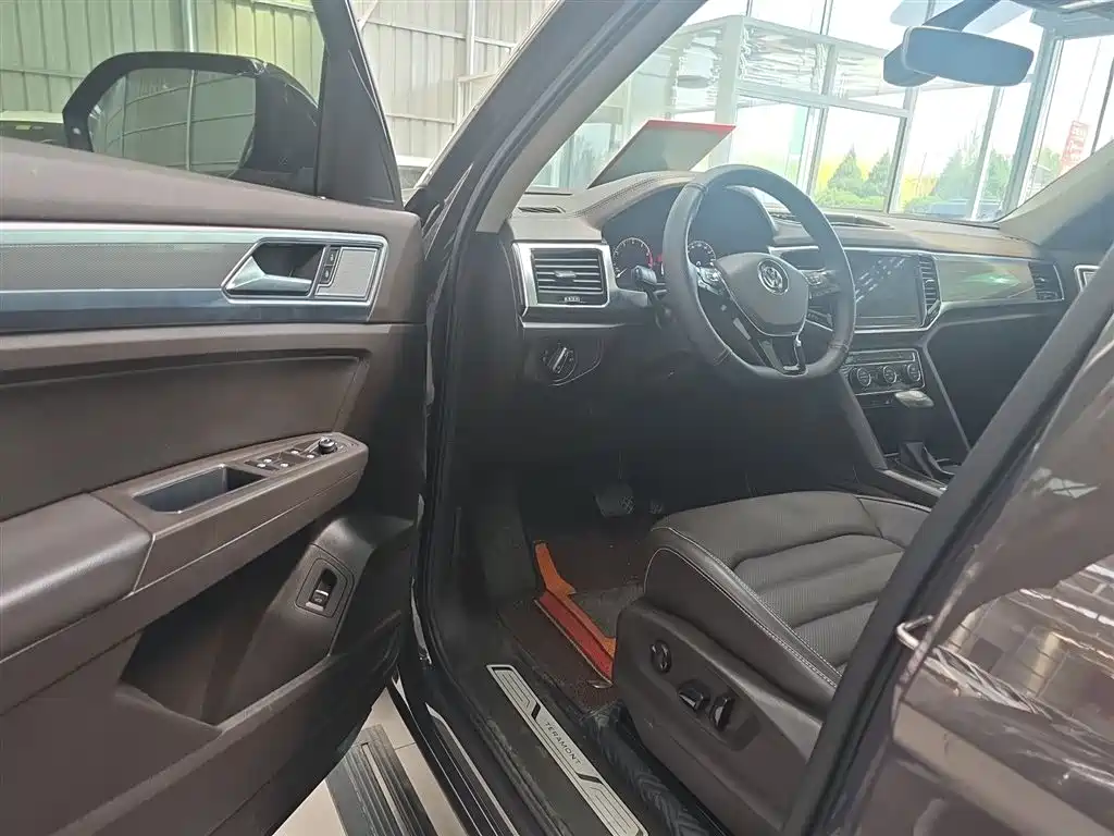 Touron 2020 380TSI four-wheel drive luxury version National VI купить на сайте DeffCars