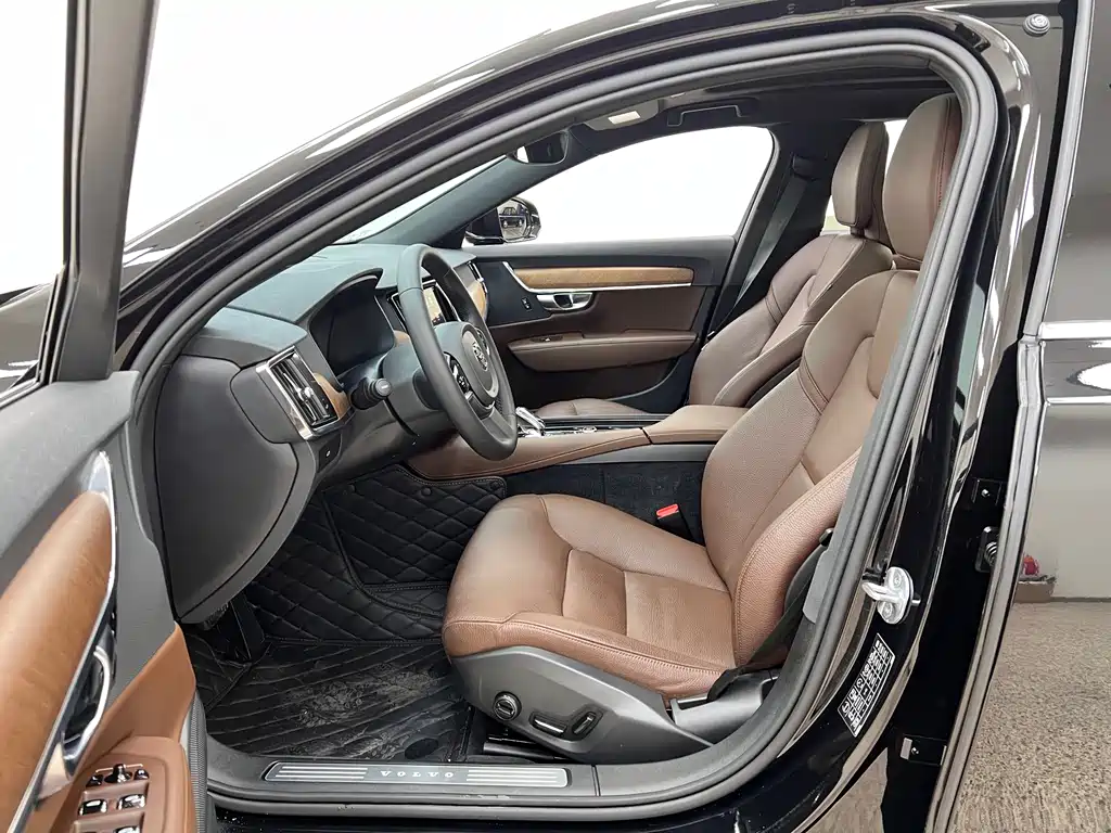 Volvo S90 2024 B5 Zhiyi Luxury Edition купить на сайте DeffCars