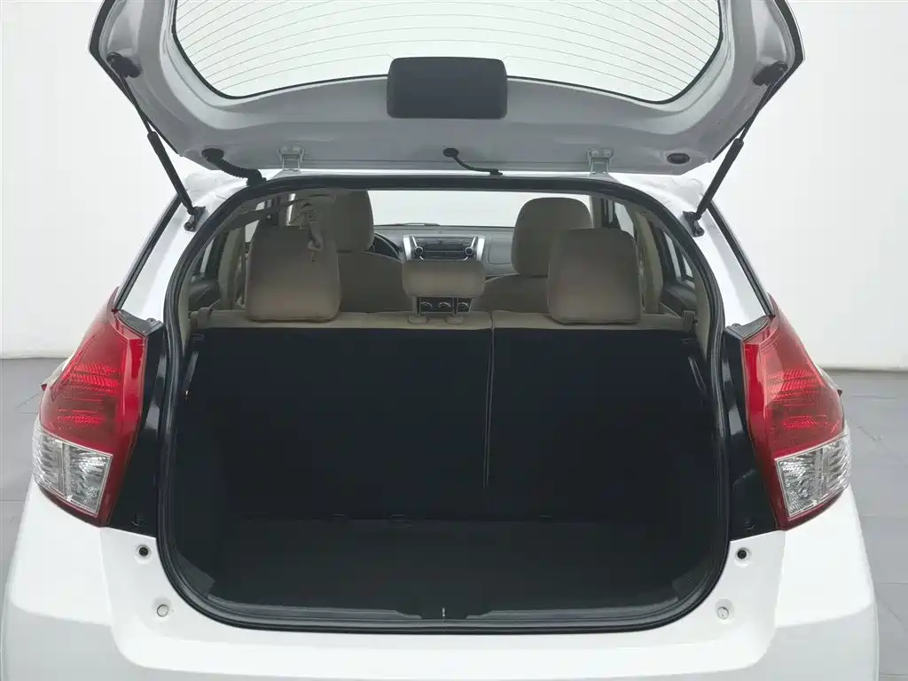 YARiS L 2014 1.3E manual charm version купить на сайте DeffCars