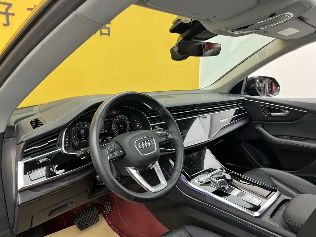 Audi Q8 2024 55 TFSI luxury and dynamic model купить на сайте DeffCars