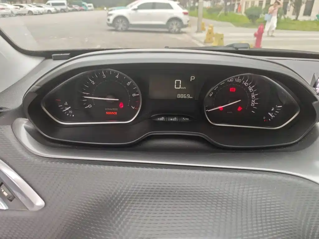 Peugeot 2008 2014 1.6L automatic pilot version купить на сайте DeffCars