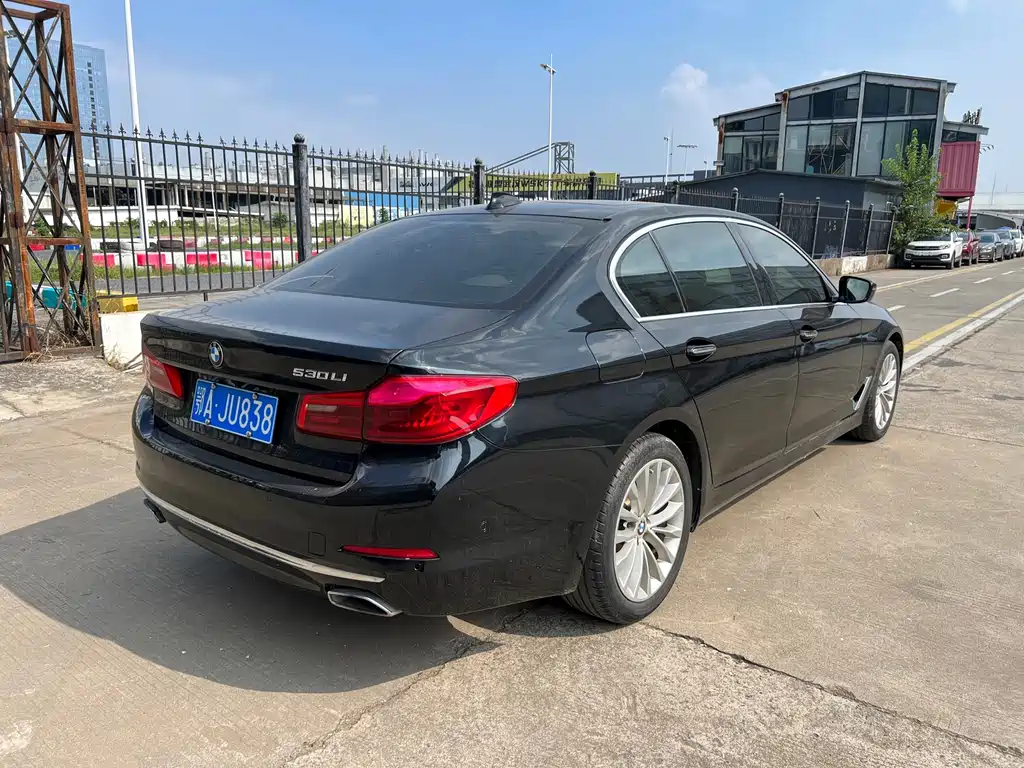 BMW 5 Series 2018 facelift 530Li leading model luxury package купить на сайте DeffCars