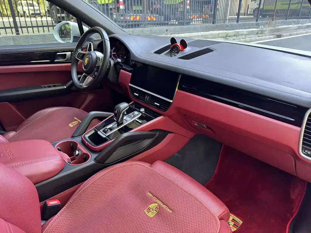 Cayenne 2022 Cayenne Coupé 3.0T Platinum Edition купить на сайте DeffCars