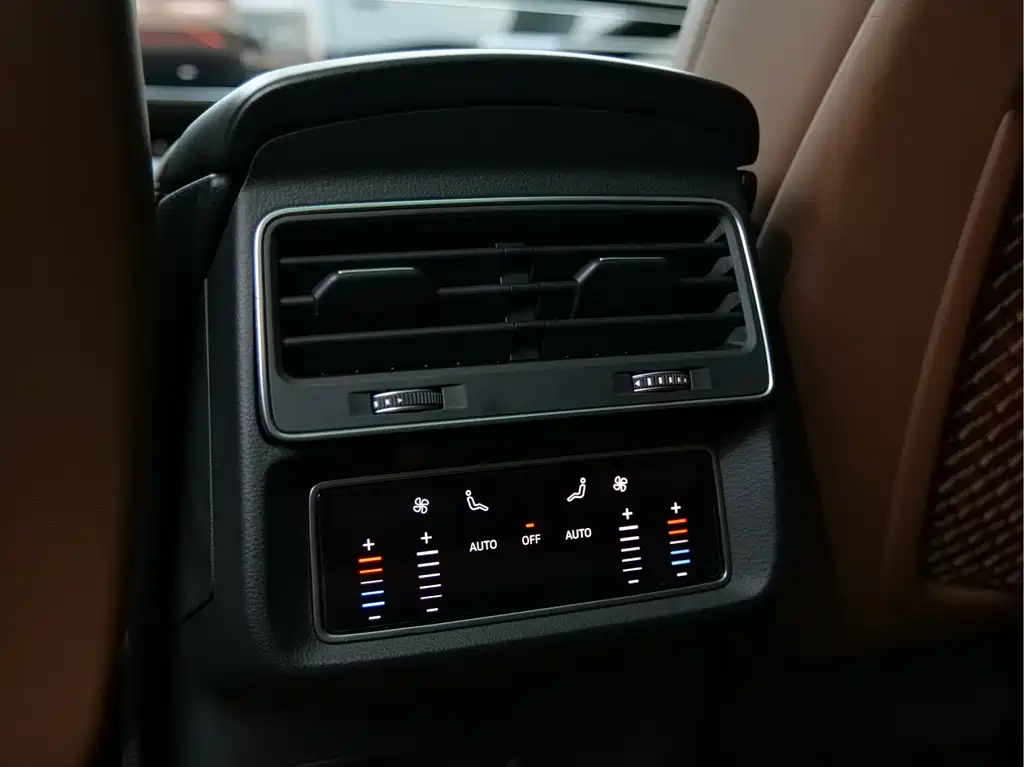 Audi Q7 2022 55 TFSI quattro S line sports купить на сайте DeffCars