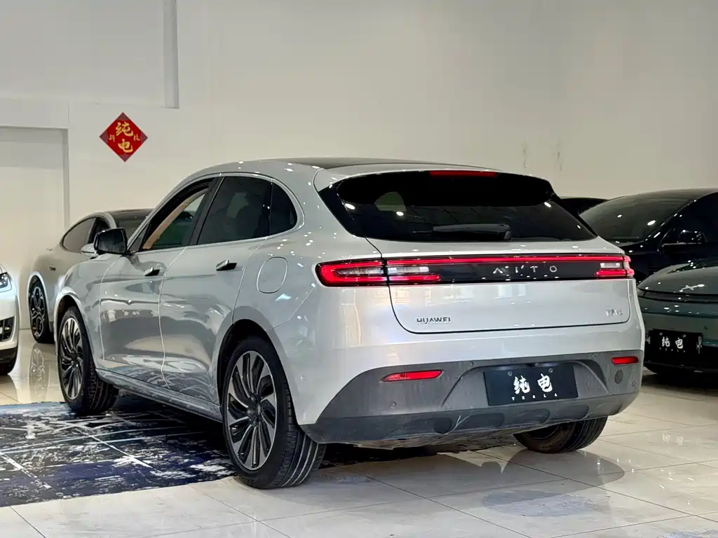 Wenjie M5 2022 extended range four-wheel drive performance version купить на сайте DeffCars