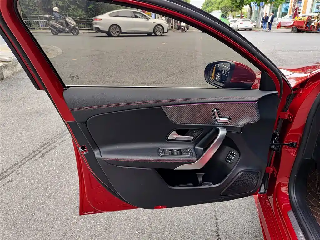 Mercedes-Benz A-Class 2023 A 200 L Fashion Model купить на сайте DeffCars