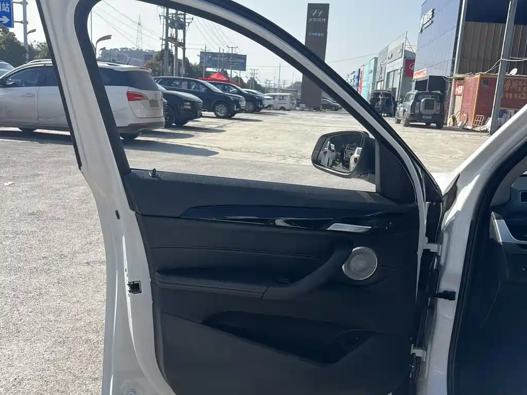 BMW X1 2021 facelift sDrive20Li fashionable model купить на сайте DeffCars